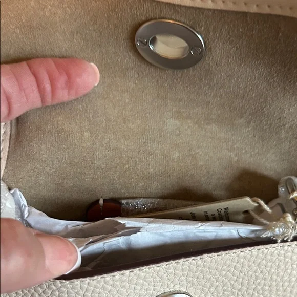 Coachtopia Ivory Leather Crossbody Bag - Picture 9 of 11